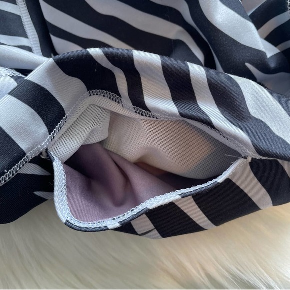 Nike One 7/8 Women’s Tight/Leggings Zebra Print Dri-Fit  Size M - Picture 9 of 9